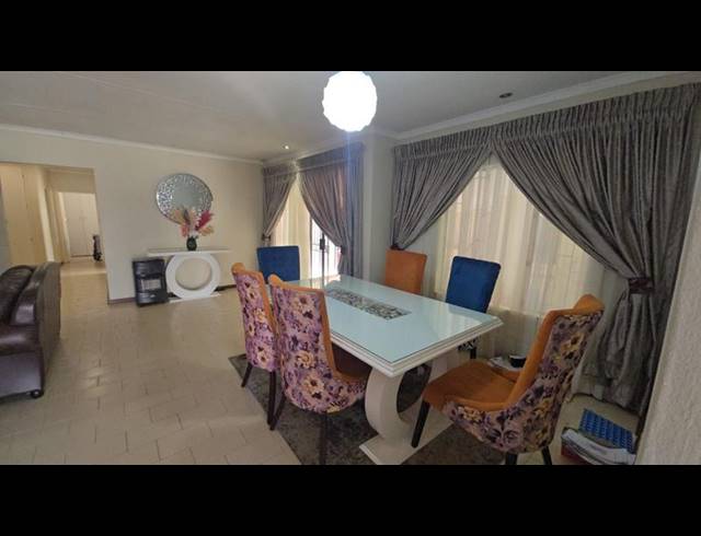 4 BEDROOM HOUSE FOR SALE IN FLORAUNA